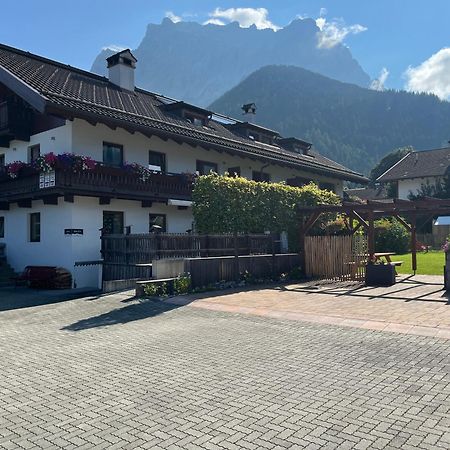 Haus Alpenblume Lägenhet Ehrwald Exteriör bild