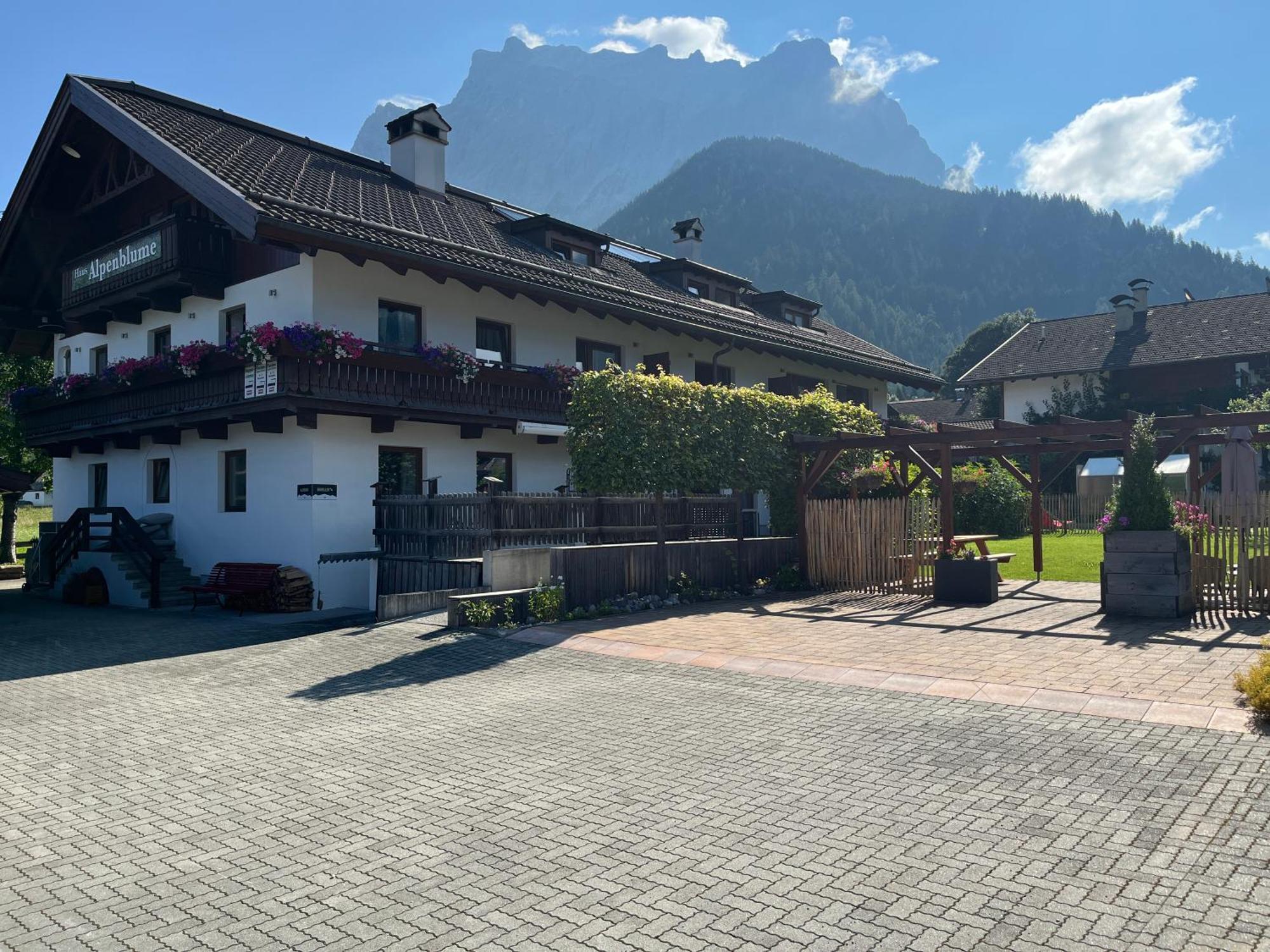 Haus Alpenblume Lägenhet Ehrwald Exteriör bild