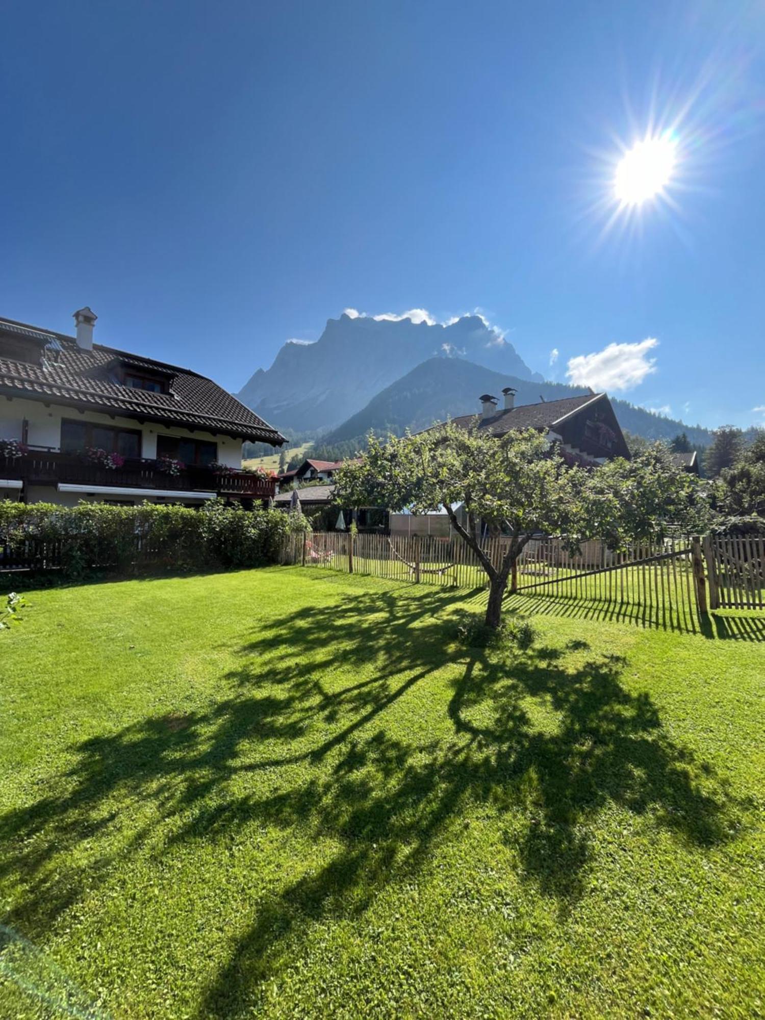 Haus Alpenblume Lägenhet Ehrwald Exteriör bild