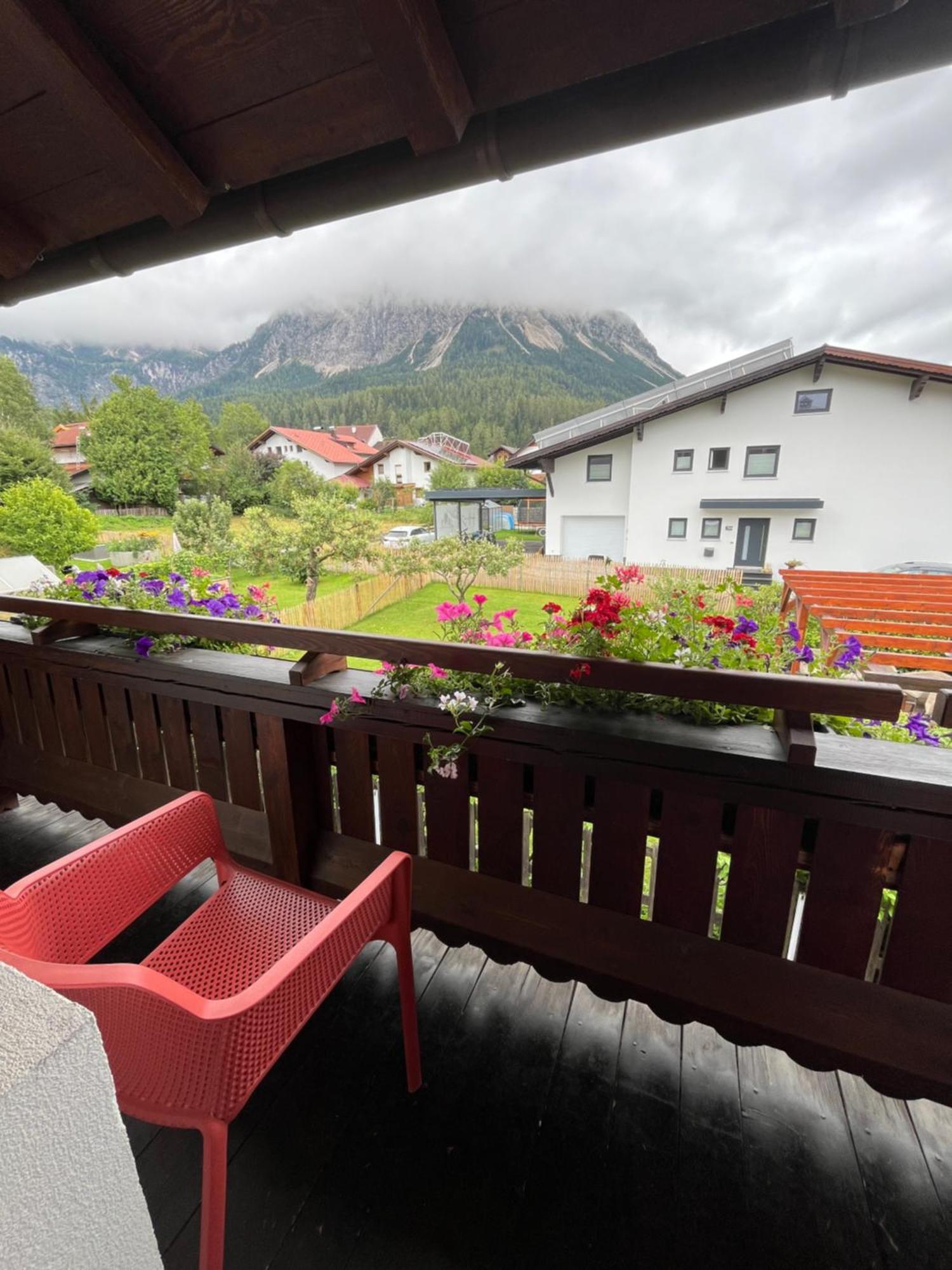 Haus Alpenblume Lägenhet Ehrwald Exteriör bild